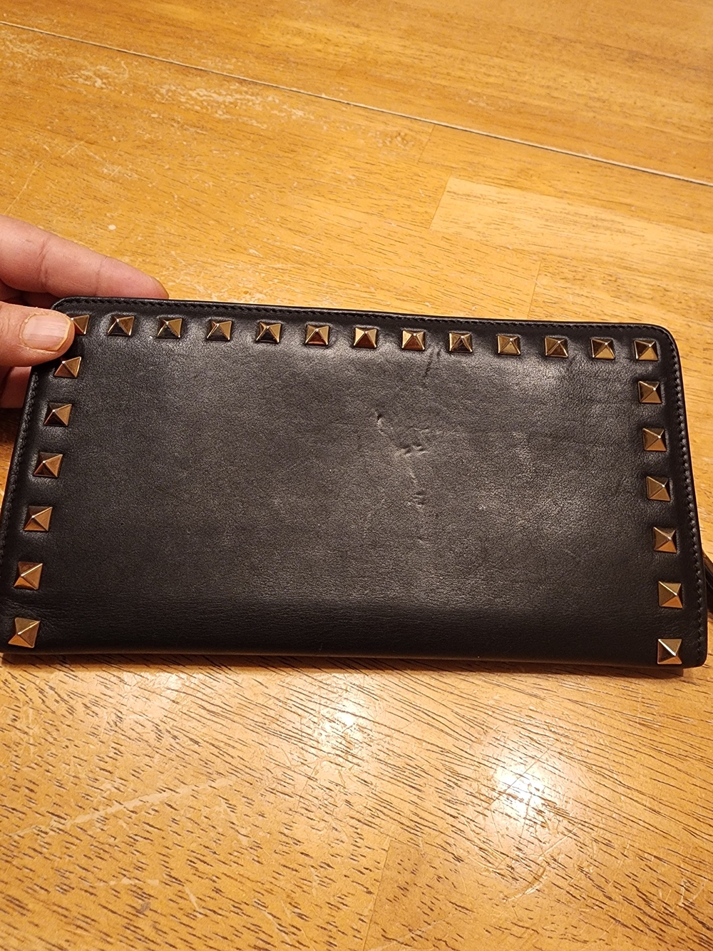 Valentino Garavani Rockstud Black Leather Zip-Around Long Wallet